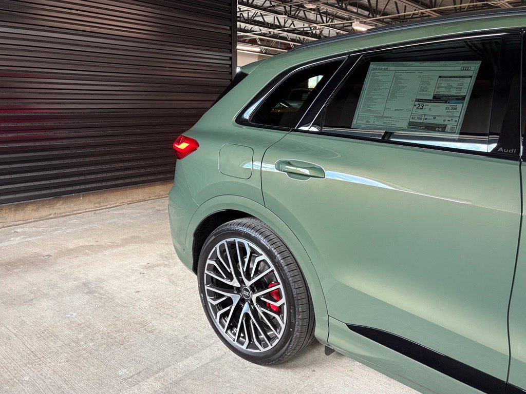 New 2026 Audi SQ5 Prestige AWD/4WD image 10