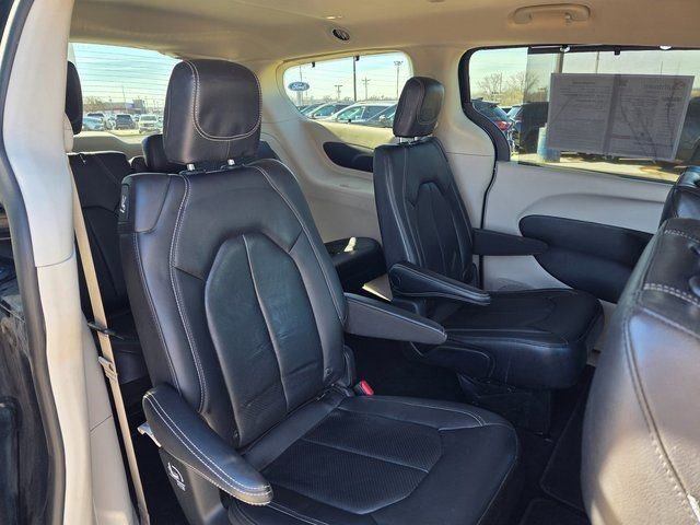 Used 2022 Chrysler Pacifica Touring-L AWD/4WD image 15