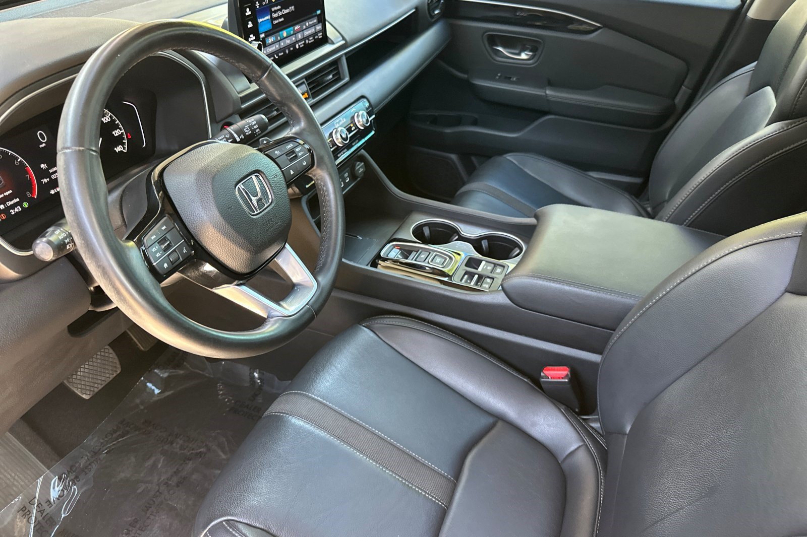 Used 2024 Honda Pilot Touring image 4