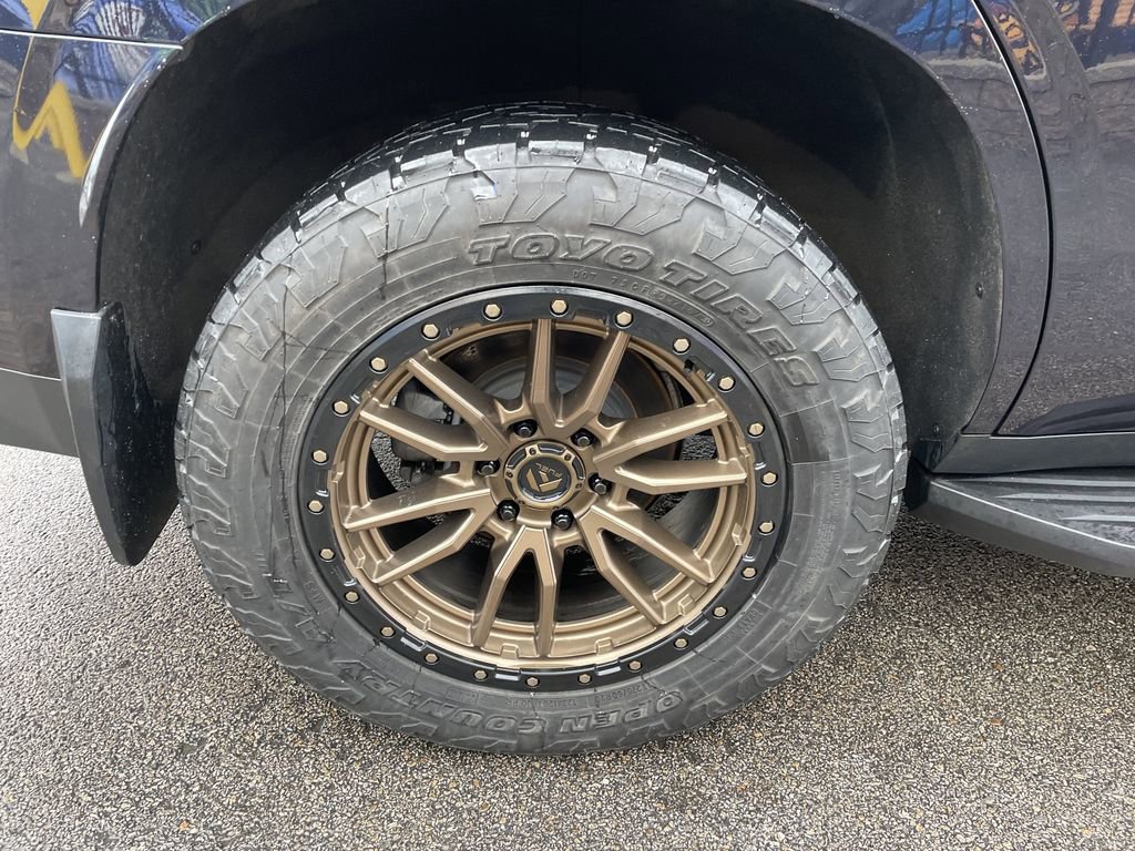 Used 2022 GMC Yukon SLE w/ Max Trailering Package image 12