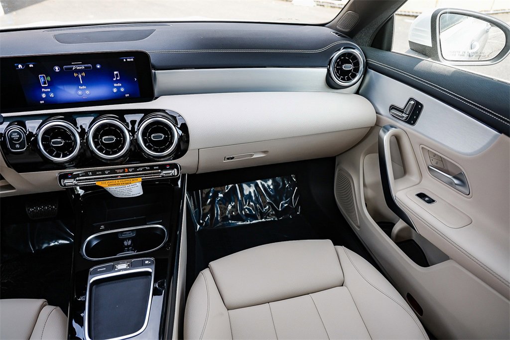 New 2025 Mercedes-Benz CLA 250 image 15