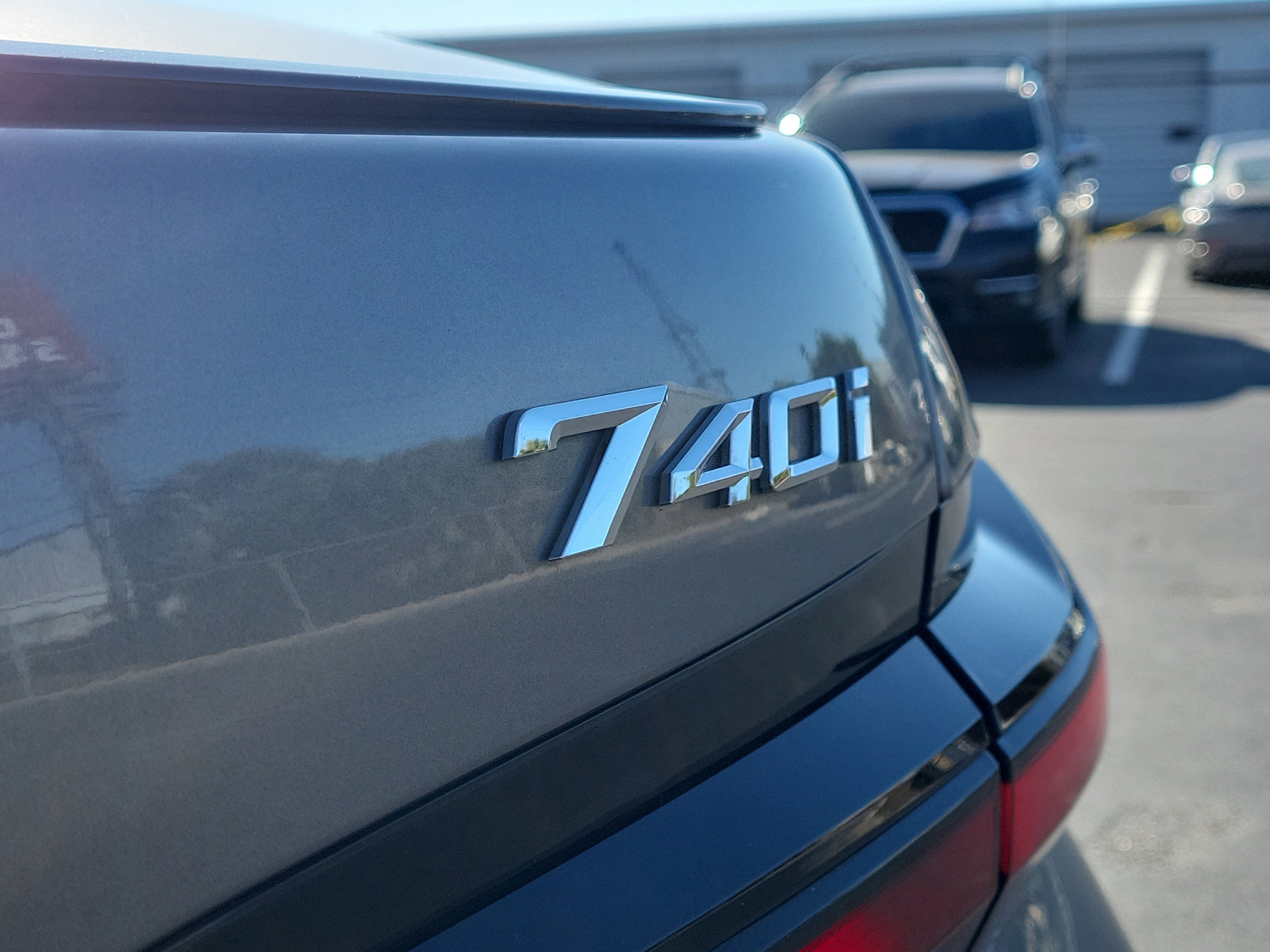 Used 2023 BMW 740i image 5