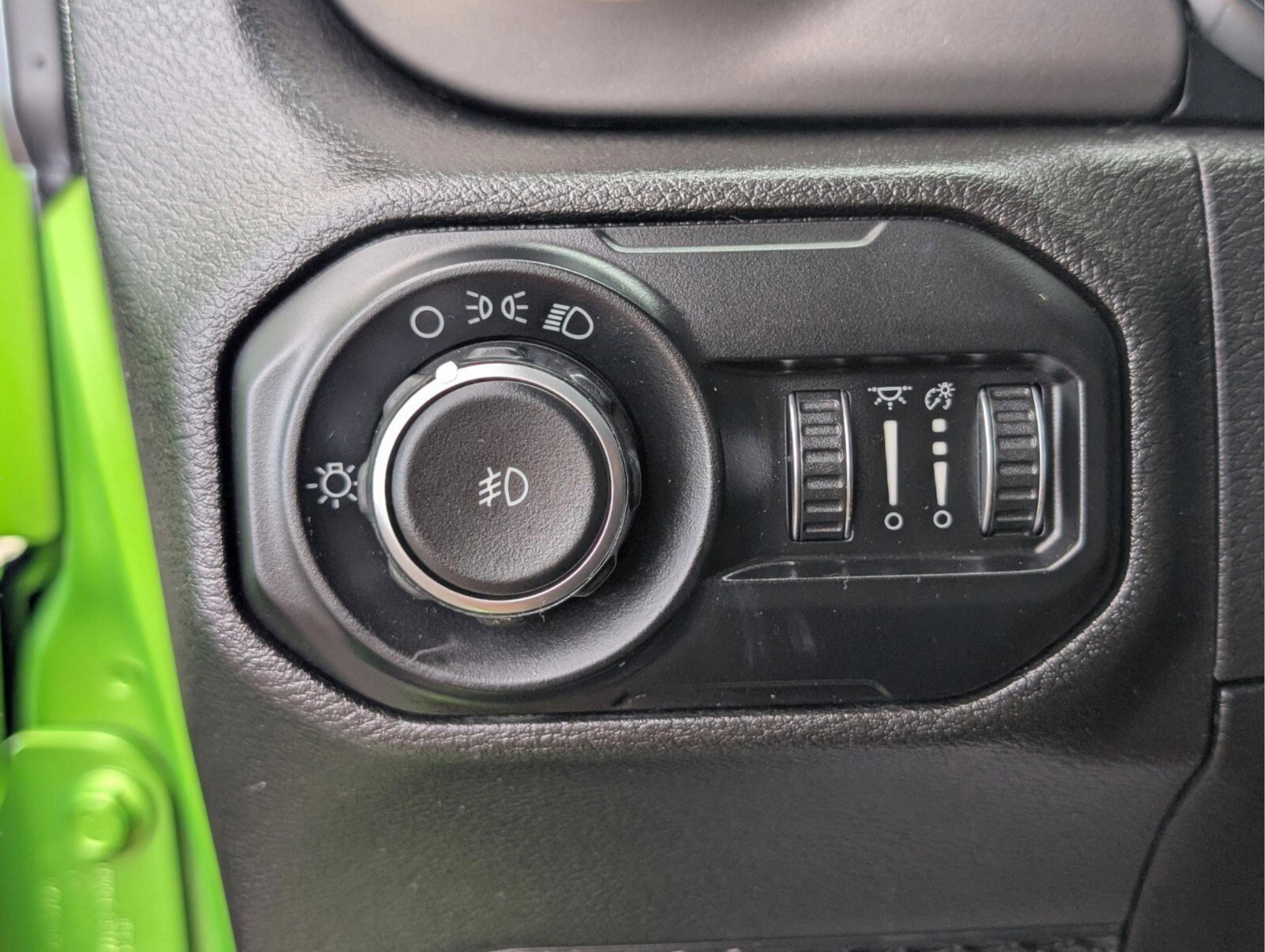 Used 2019 Jeep Wrangler Unlimited Sport image 21