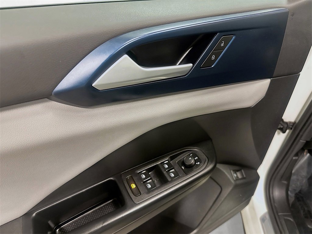 Used 2022 Volkswagen Taos SE image 17