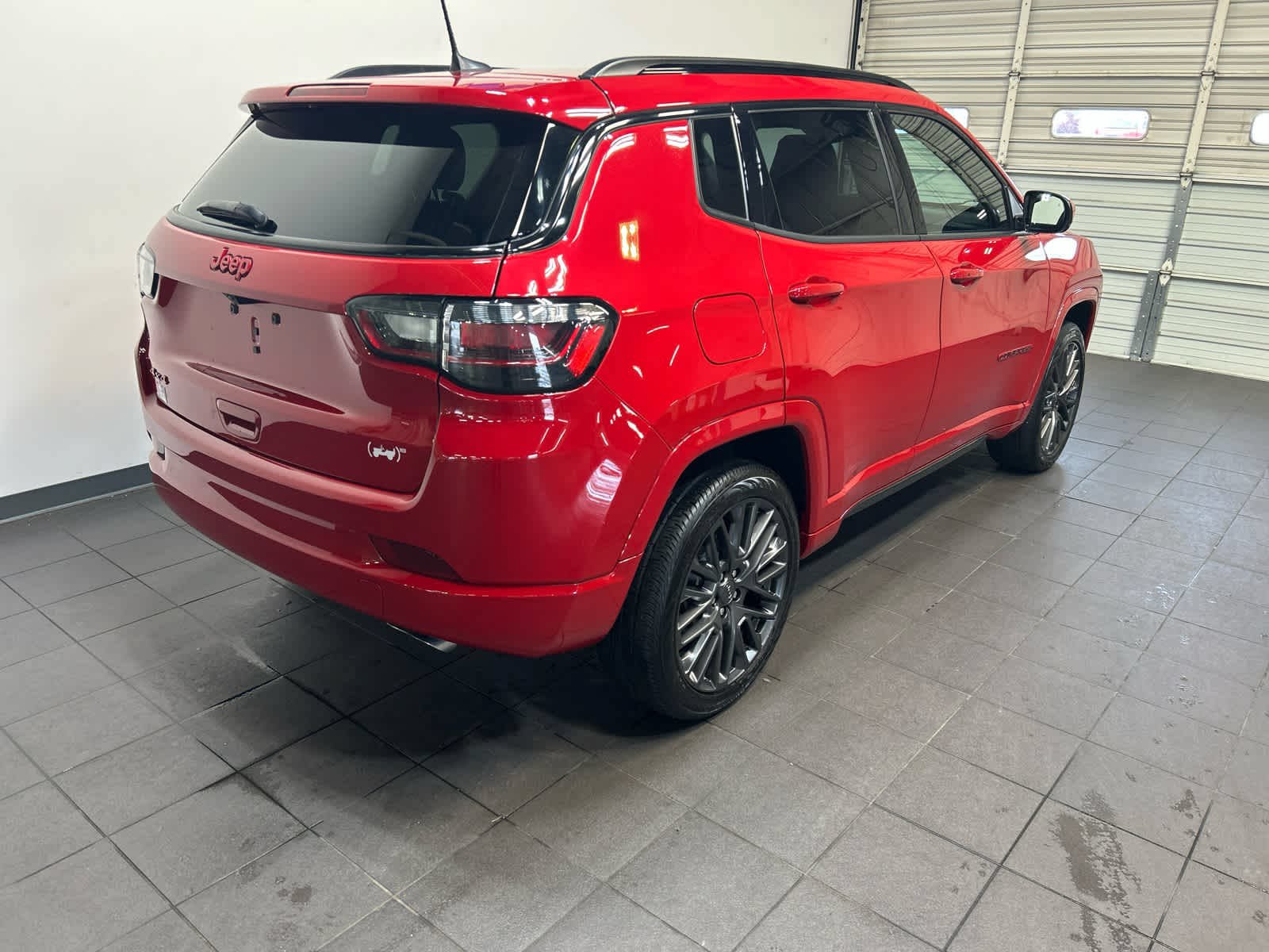Used 2022 Jeep Compass Limited w/ (RED) Package AWD/4WD image 3