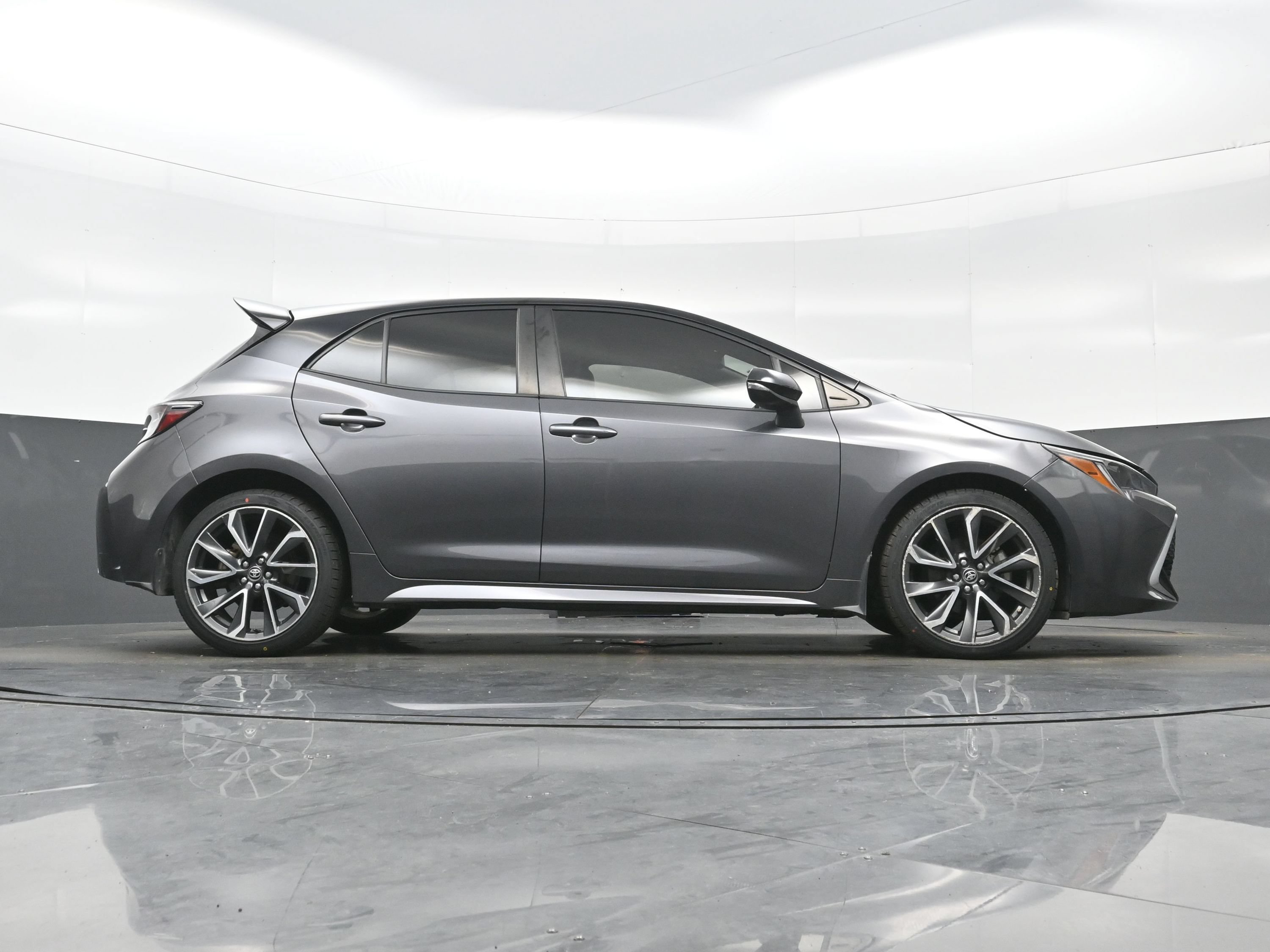 Used 2022 Toyota Corolla XSE FWD image 32