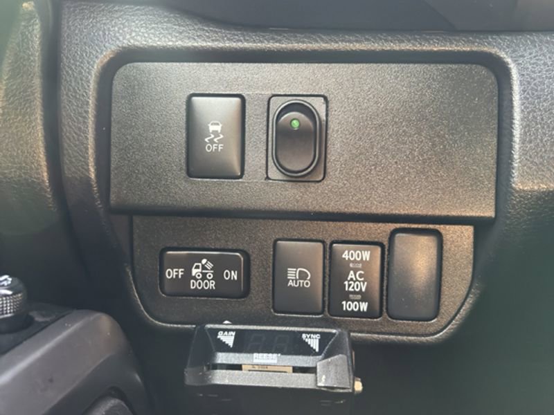 Used 2023 Toyota Tacoma TRD Off-Road image 32