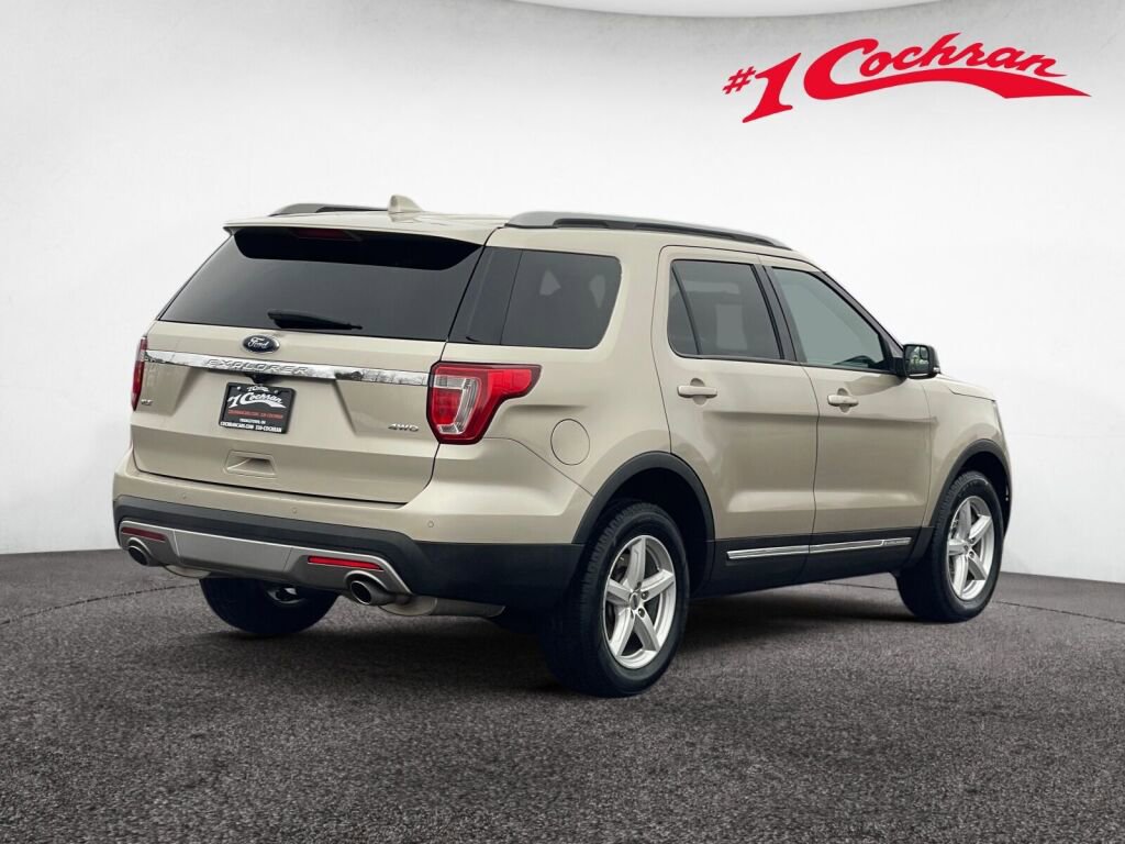 Used 2017 Ford Explorer XLT image 20