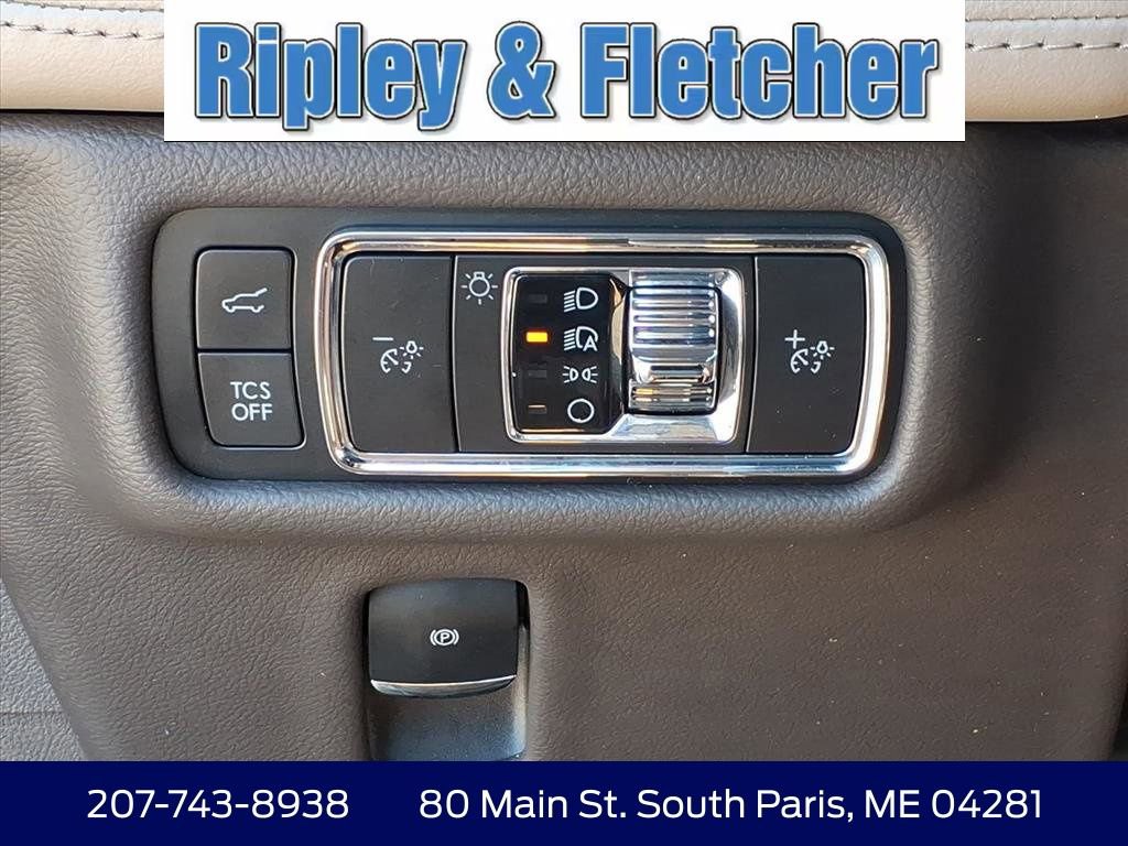 Used 2021 Lincoln Nautilus Reserve image 18