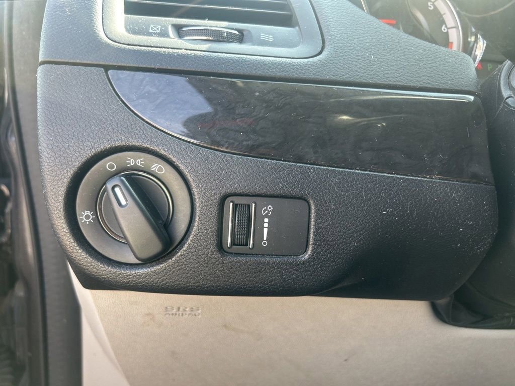 Used 2020 Dodge Grand Caravan SE w/ UConnect Hands-Free Group image 14