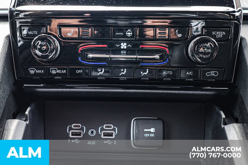 Used 2025 Jeep Grand Cherokee Altitude AWD/4WD image 39
