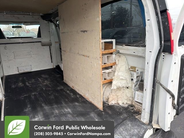 Used 2003 Chevrolet Express 3500 image 24