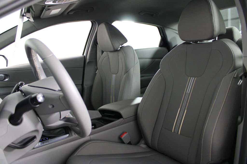 Used 2026 Hyundai Elantra Sport image 19
