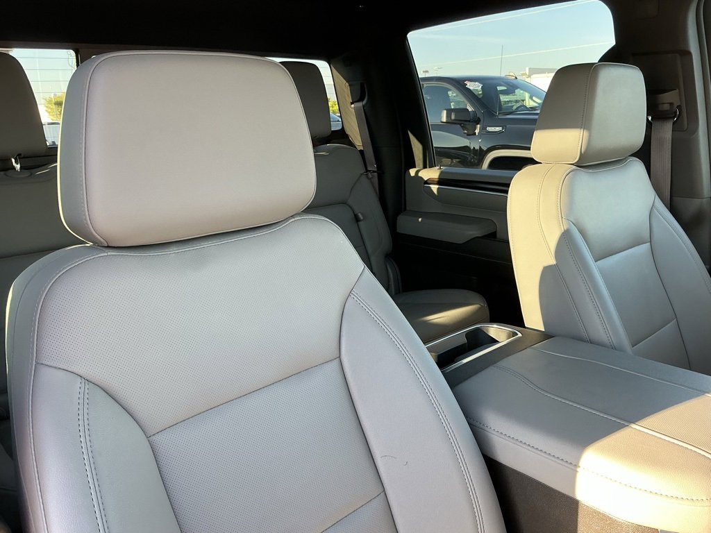 Used 2024 GMC Sierra 3500 SLT w/ SLT Convenience Package image 33