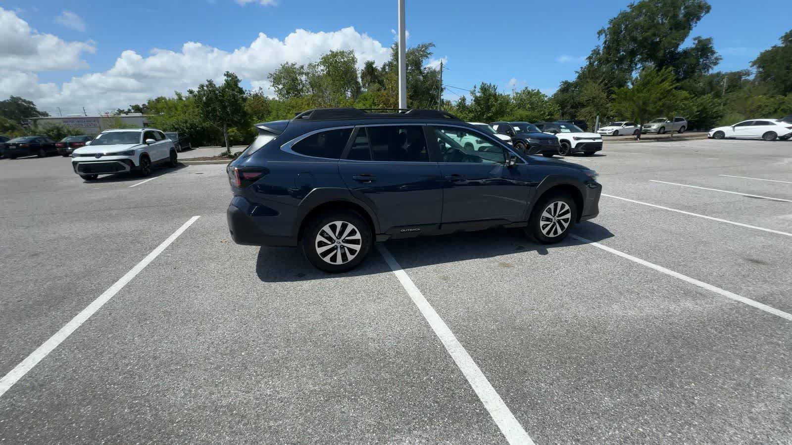 Used 2025 Subaru Outback Premium AWD/4WD image 8