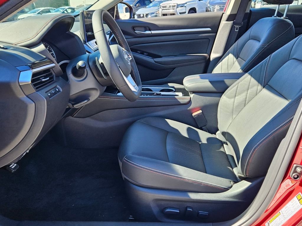 New 2025 Nissan Altima 2.5 SR w/ SR Premium Package image 3