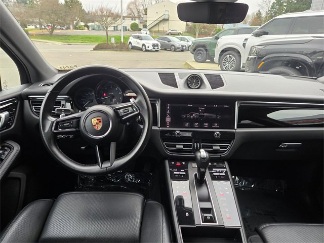 Used 2024 Porsche Macan image 18