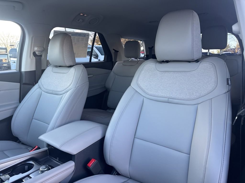 New 2026 Ford Explorer Active w/ Active Comfort Package image 14