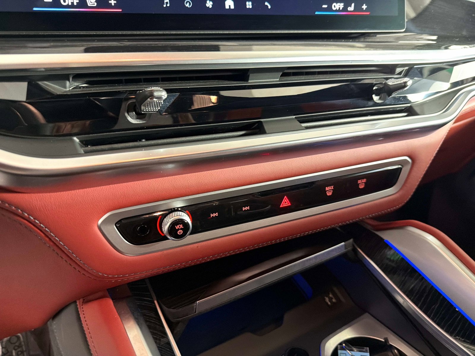 Used 2025 BMW X6 M Competition AWD/4WD image 42