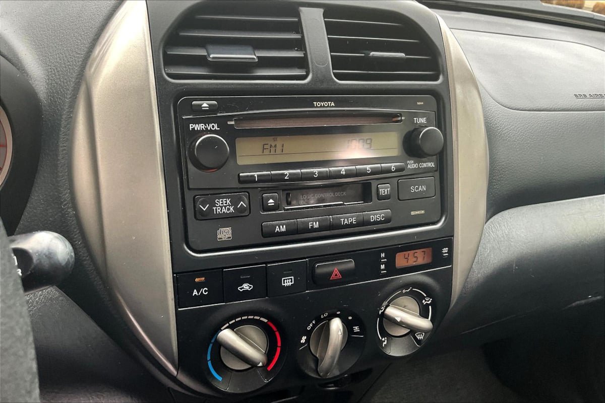 Used 2004 Toyota RAV4 2WD image 14