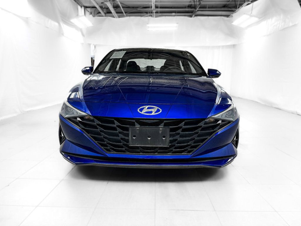Used 2021 Hyundai Elantra SE FWD image 2