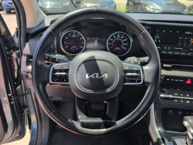 Used 2022 Kia Carnival SX FWD image 12