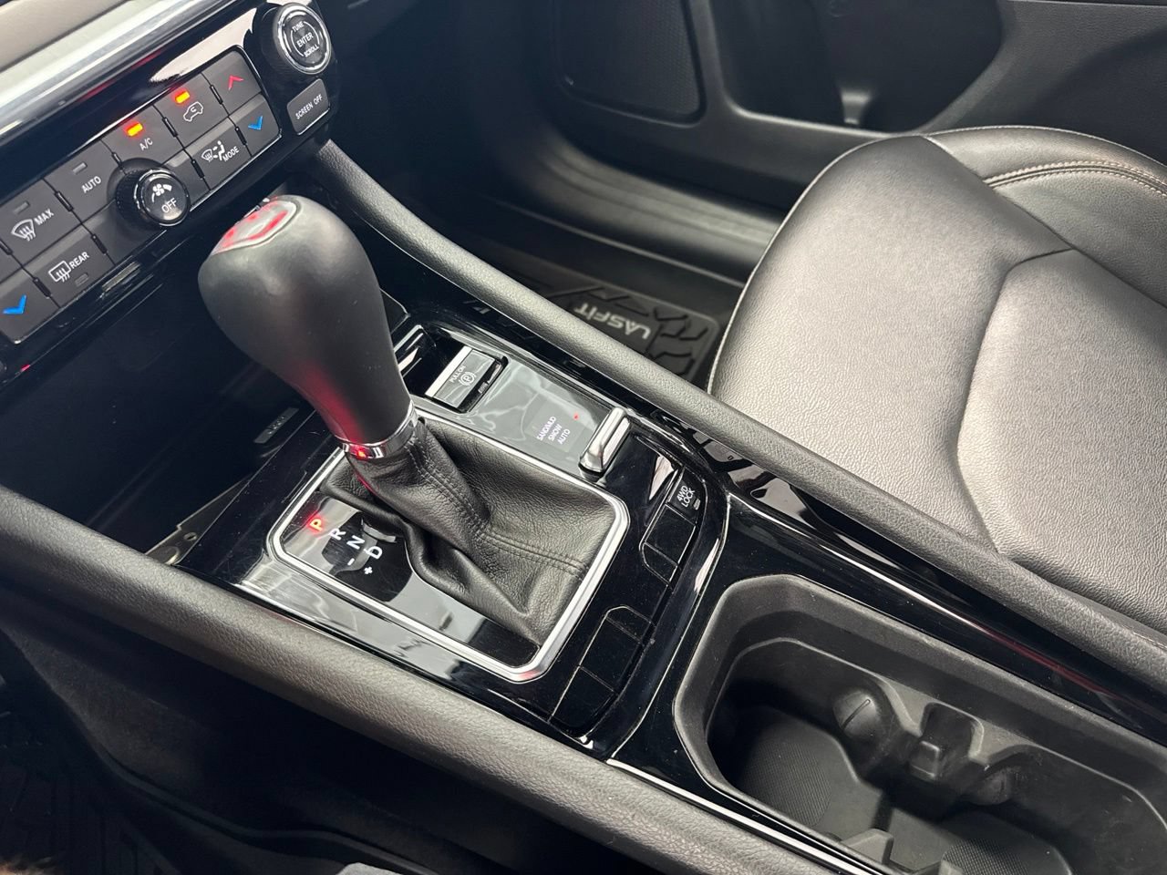 Used 2024 Jeep Compass Limited AWD/4WD image 29