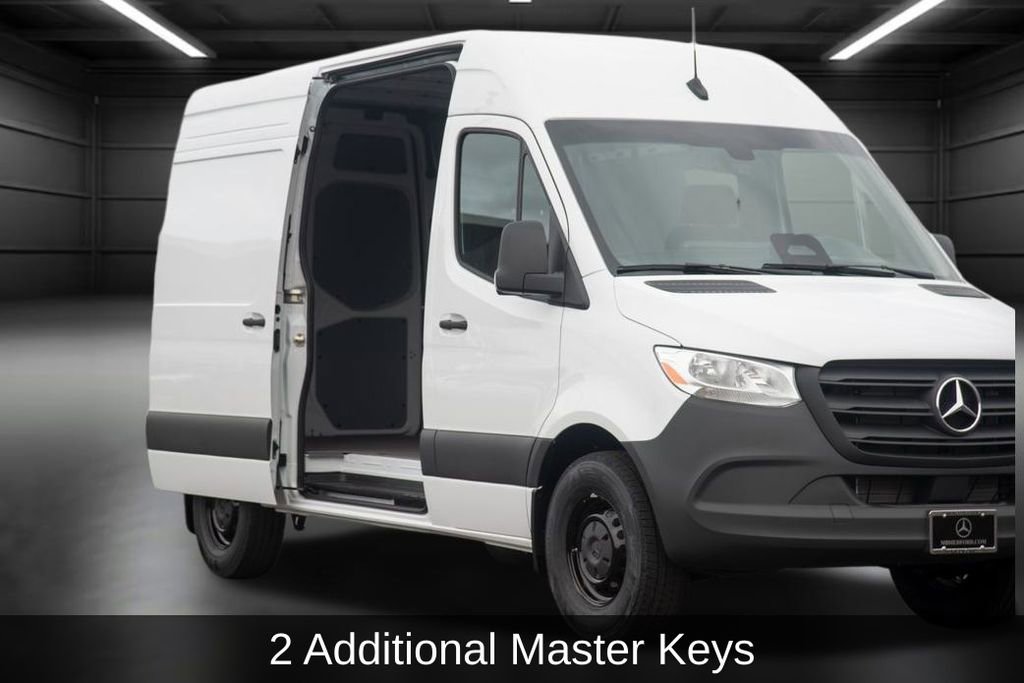 Used 2025 Mercedes-Benz Sprinter 2500 image 9