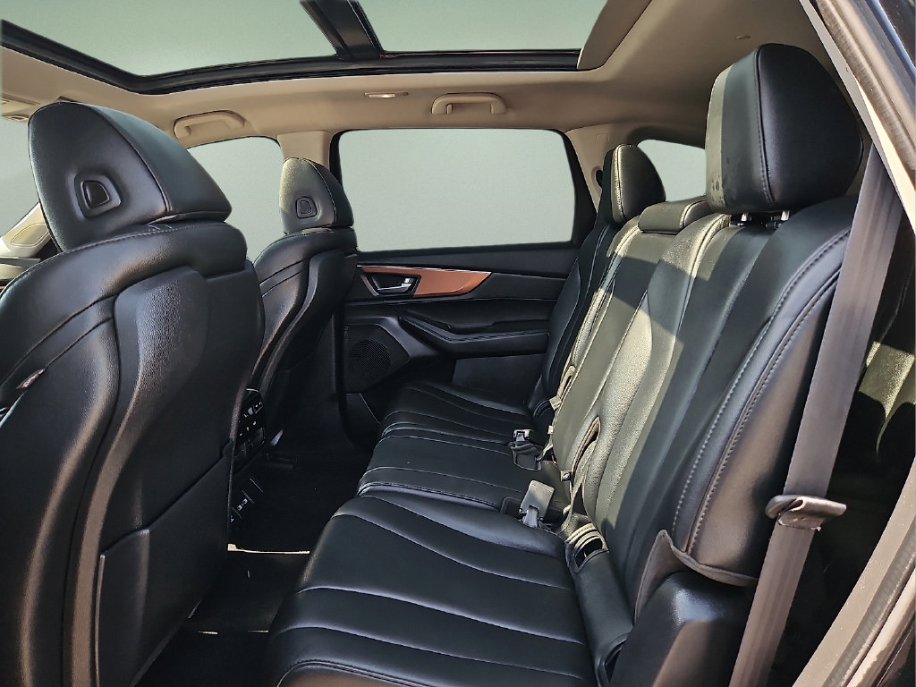 Used 2022 Acura MDX SH-AWD image 13