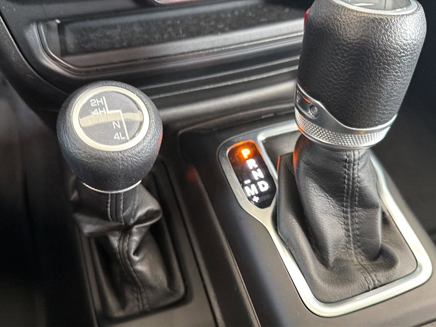 Used 2023 Jeep Gladiator Sport image 23