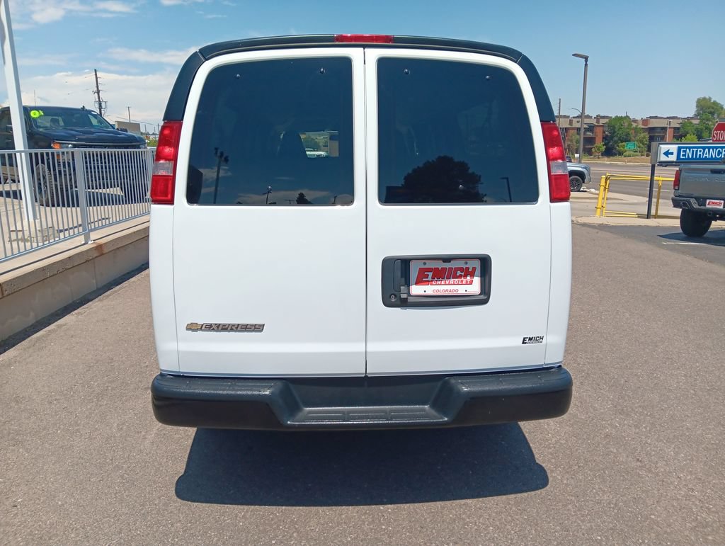 Used 2025 Chevrolet Express 3500 LS RWD image 4