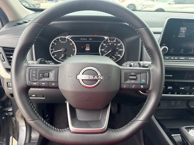 Used 2025 Nissan Rogue SV image 27