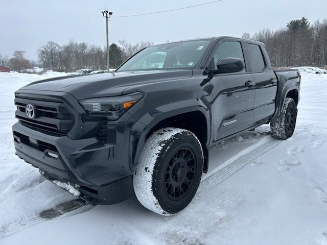 Used 2024 Toyota Tacoma SR5 image 3