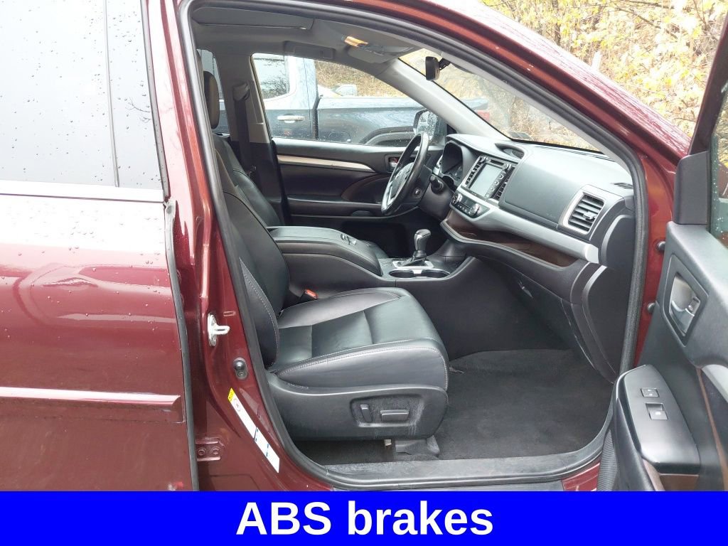 Used 2019 Toyota Highlander XLE image 11