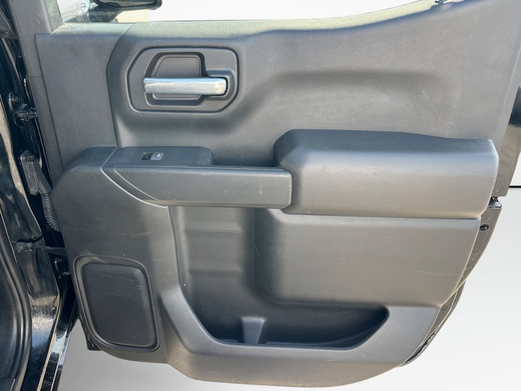 Used 2022 Chevrolet Silverado 1500 Custom AWD/4WD image 17