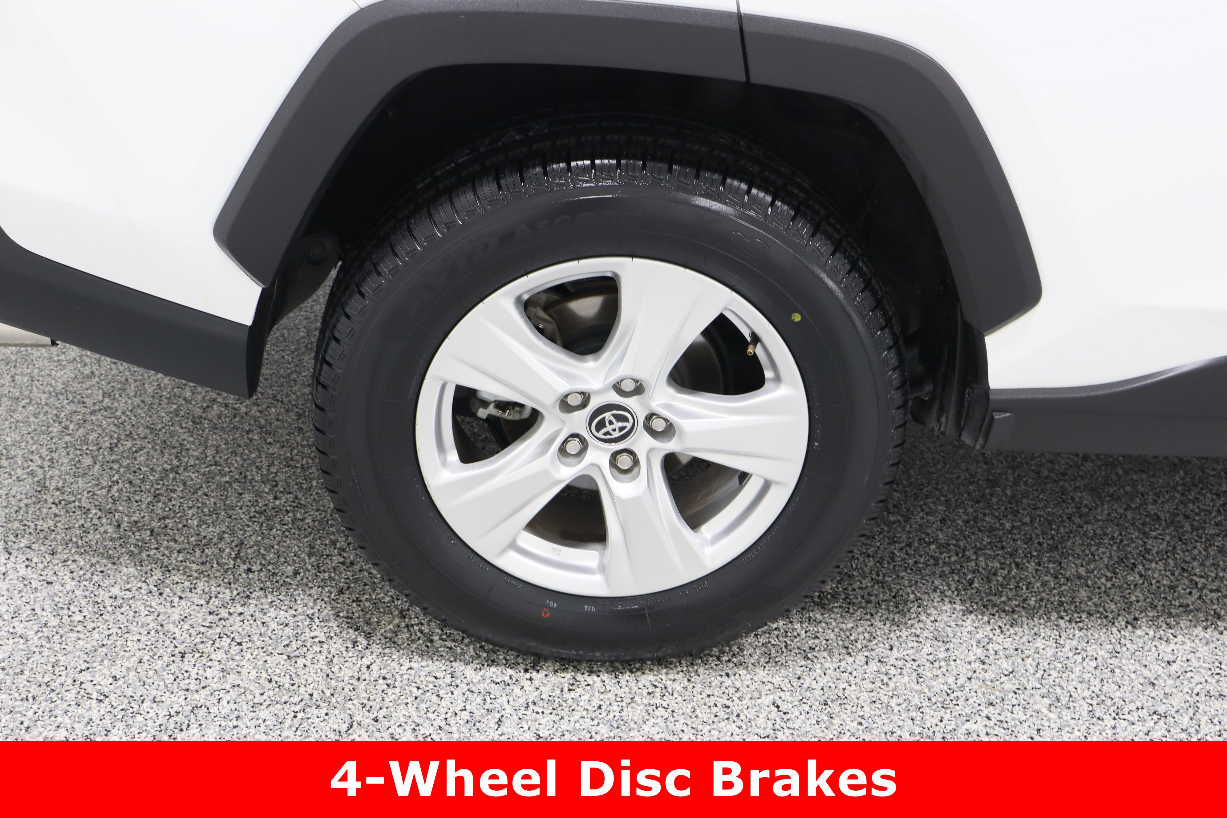 Used 2021 Toyota RAV4 XLE image 6