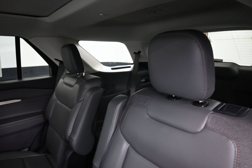 New 2026 Ford Explorer Active w/ Active Comfort Package AWD/4WD image 15