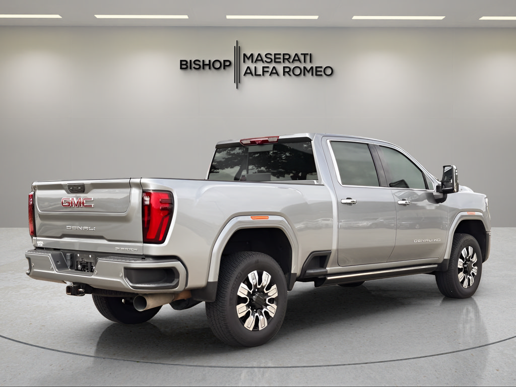 Used 2024 GMC Sierra 3500 Denali w/ Denali Reserve Package AWD/4WD image 5