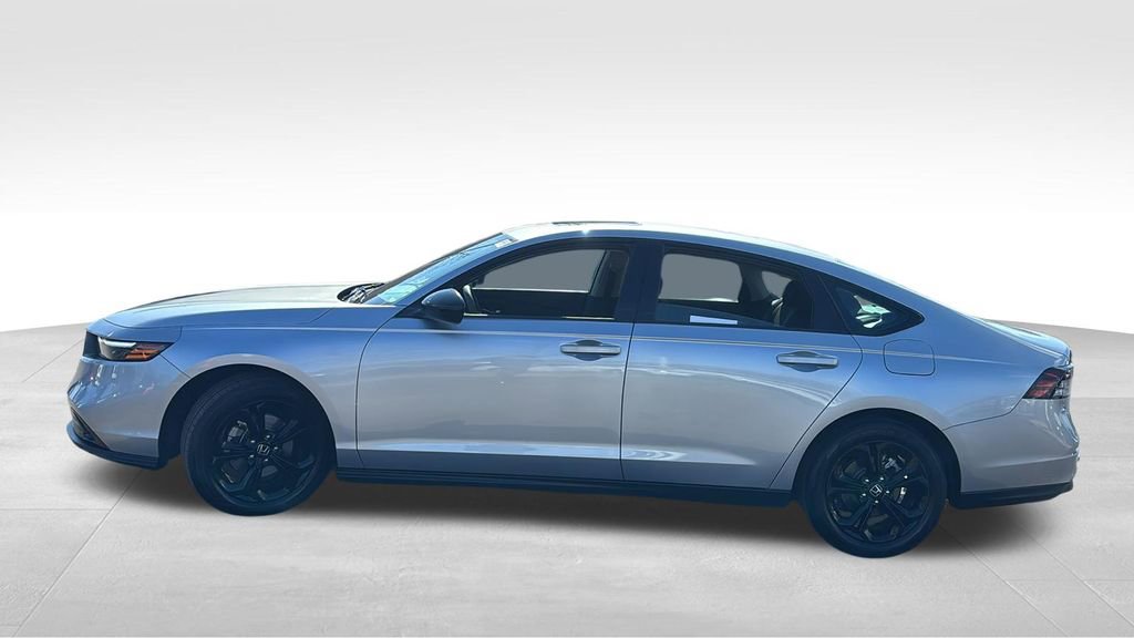 Used 2025 Honda Accord SE image 4