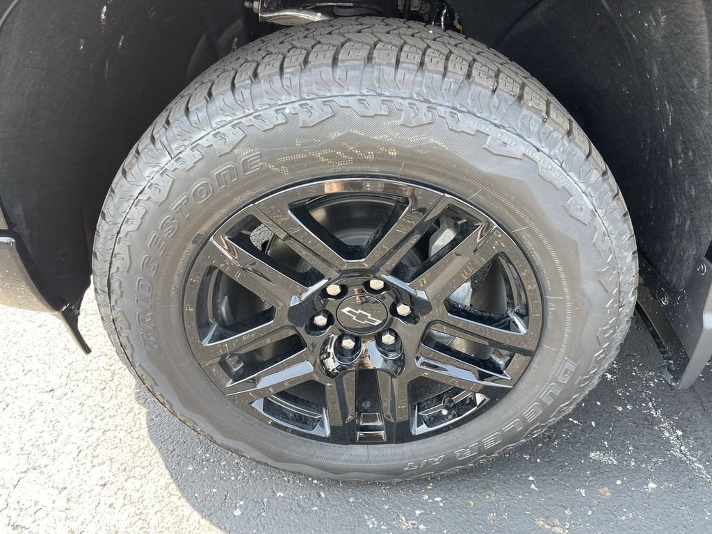 New 2026 Chevrolet Silverado 1500 High Country w/ Midnight Edition AWD/4WD image 10