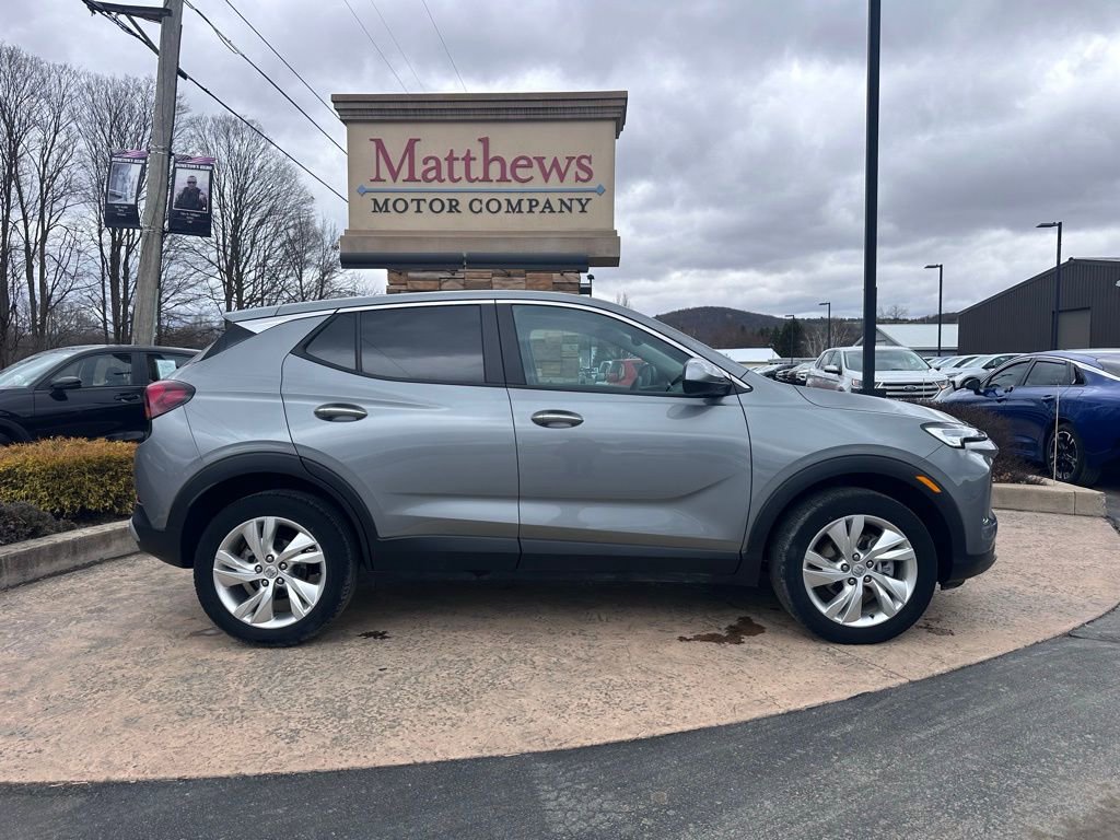Used 2025 Buick Encore GX Preferred AWD/4WD image 4