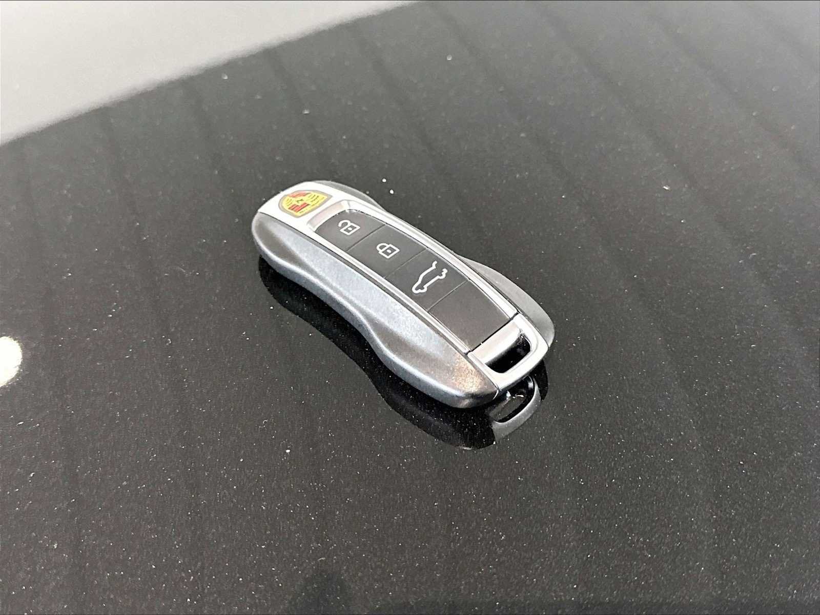 Used 2026 Porsche Cayenne Coupe AWD/4WD image 35