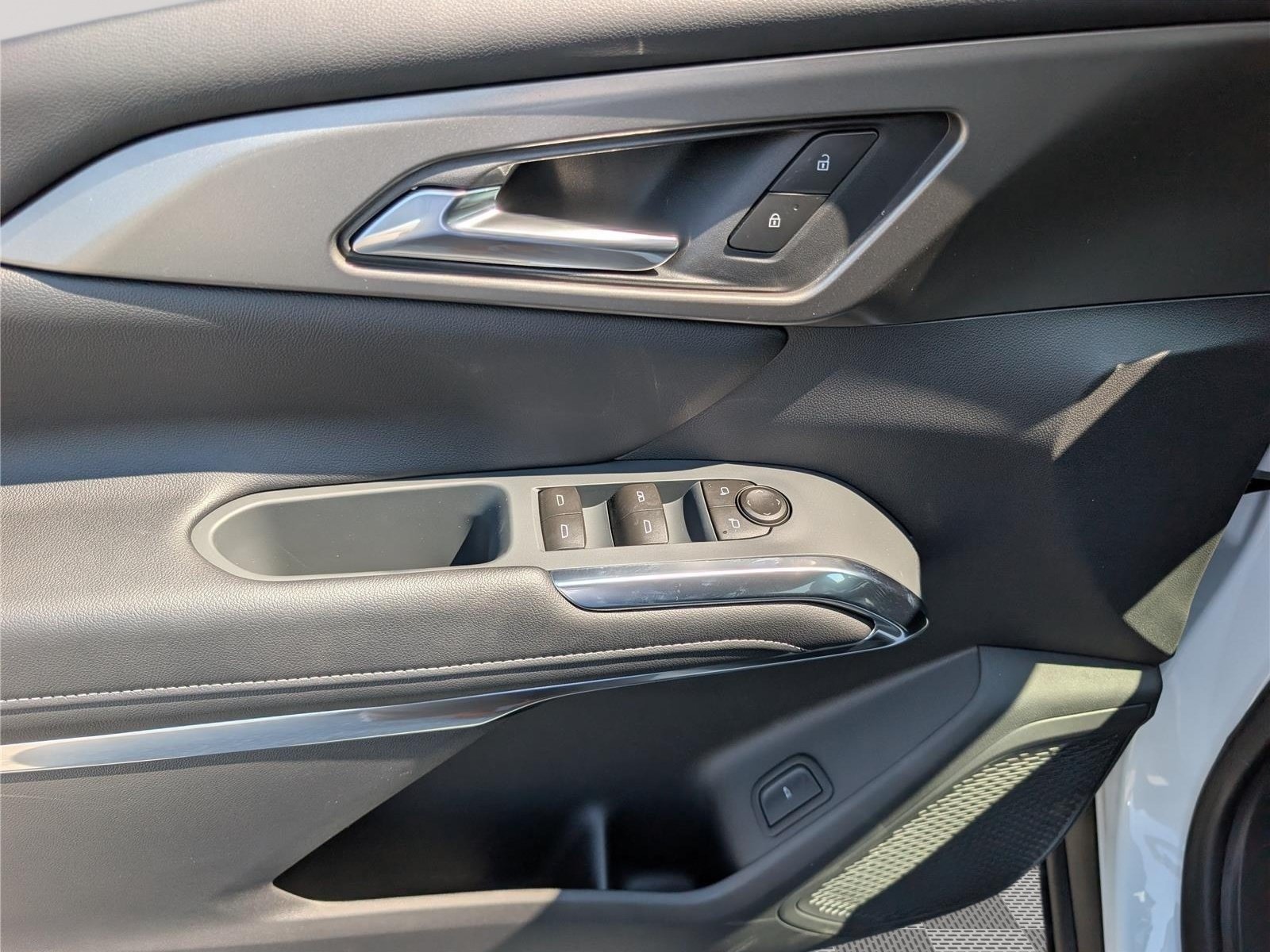 New 2027 Chevrolet Traverse LT w/ Driver Confidence Package FWD image 16