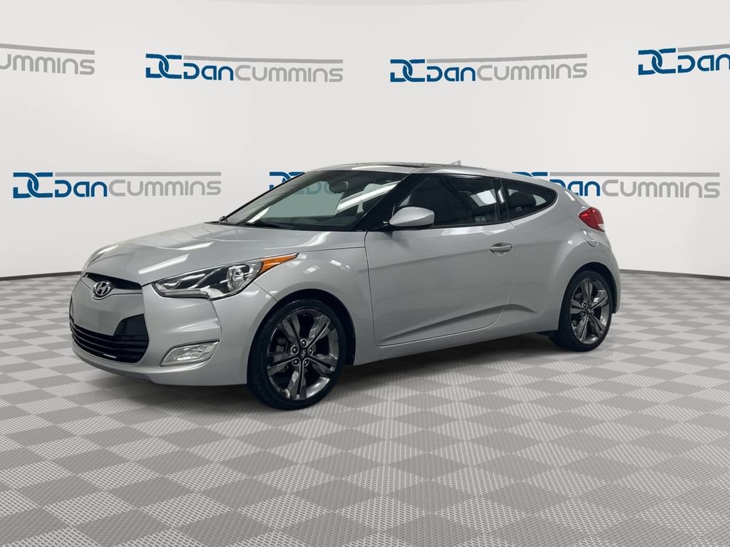 Used 2016 Hyundai Veloster w/ Option Group 02 FWD image 4