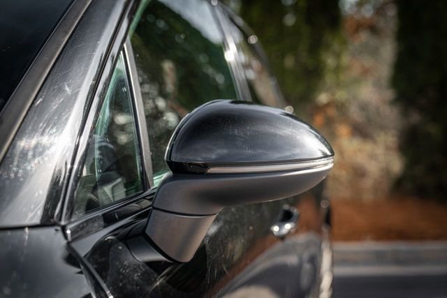 Used 2022 Porsche Cayenne Platinum Edition image 22