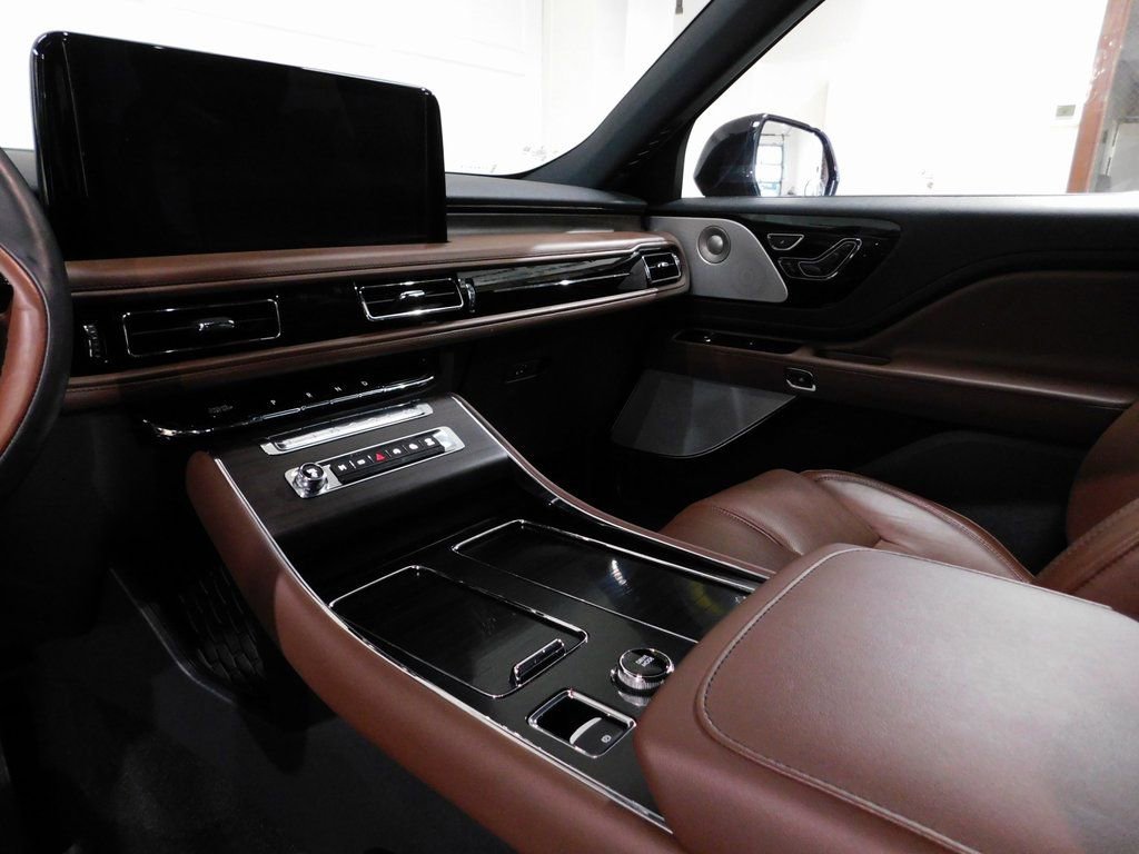 Used 2025 Lincoln Aviator Reserve w/ Equipment Group 201A image 75