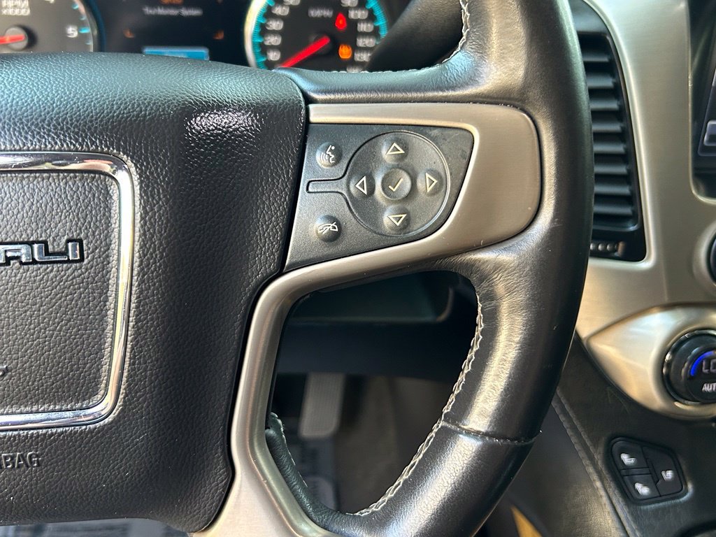 Used 2017 GMC Yukon Denali RWD image 36