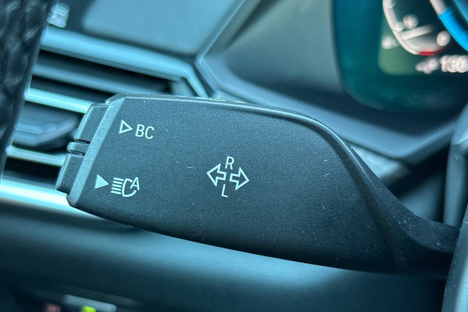 Used 2022 BMW X5 xDrive45e w/ M Sport Package image 32