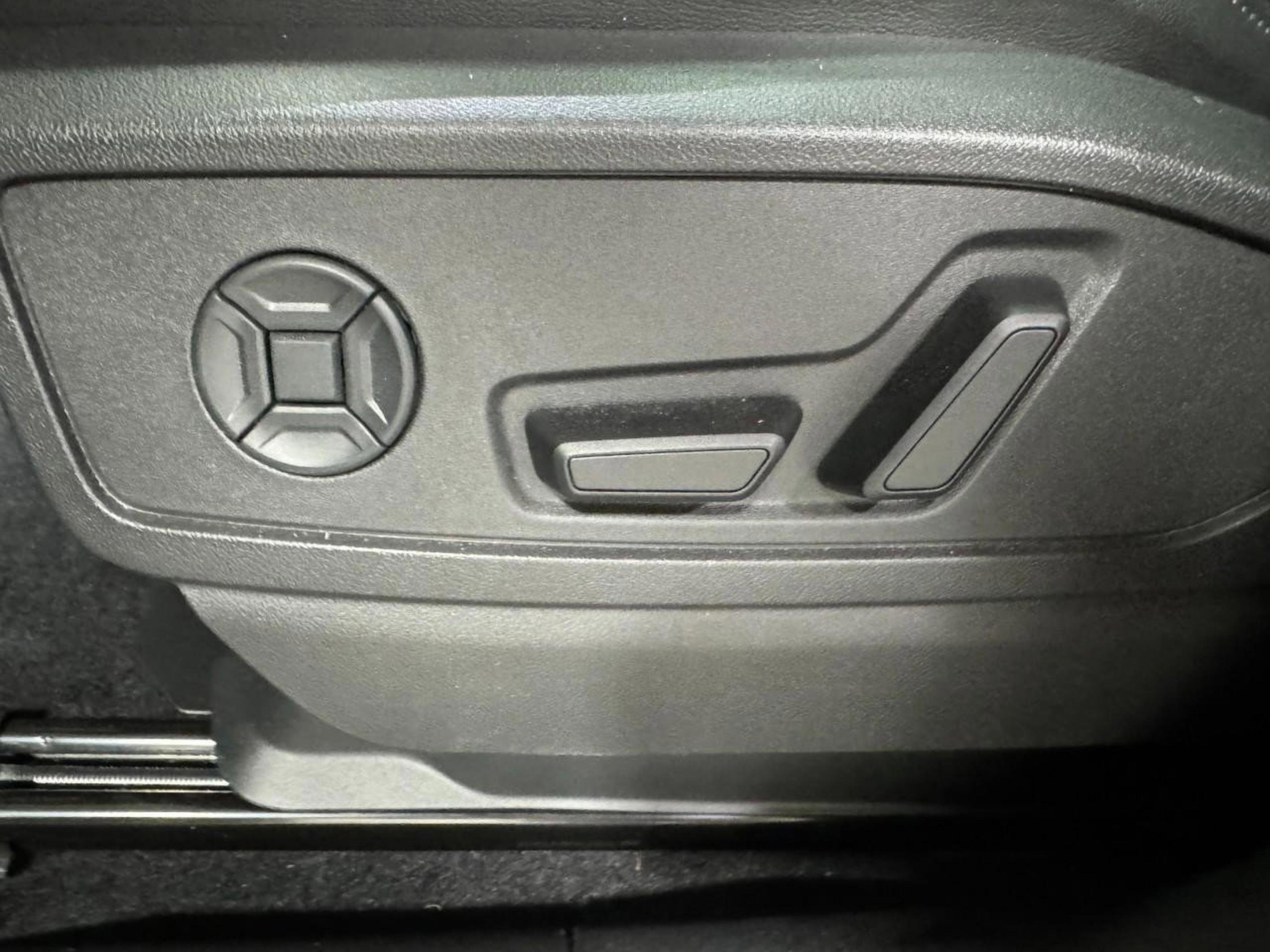 New 2025 Audi Q5 Premium image 24