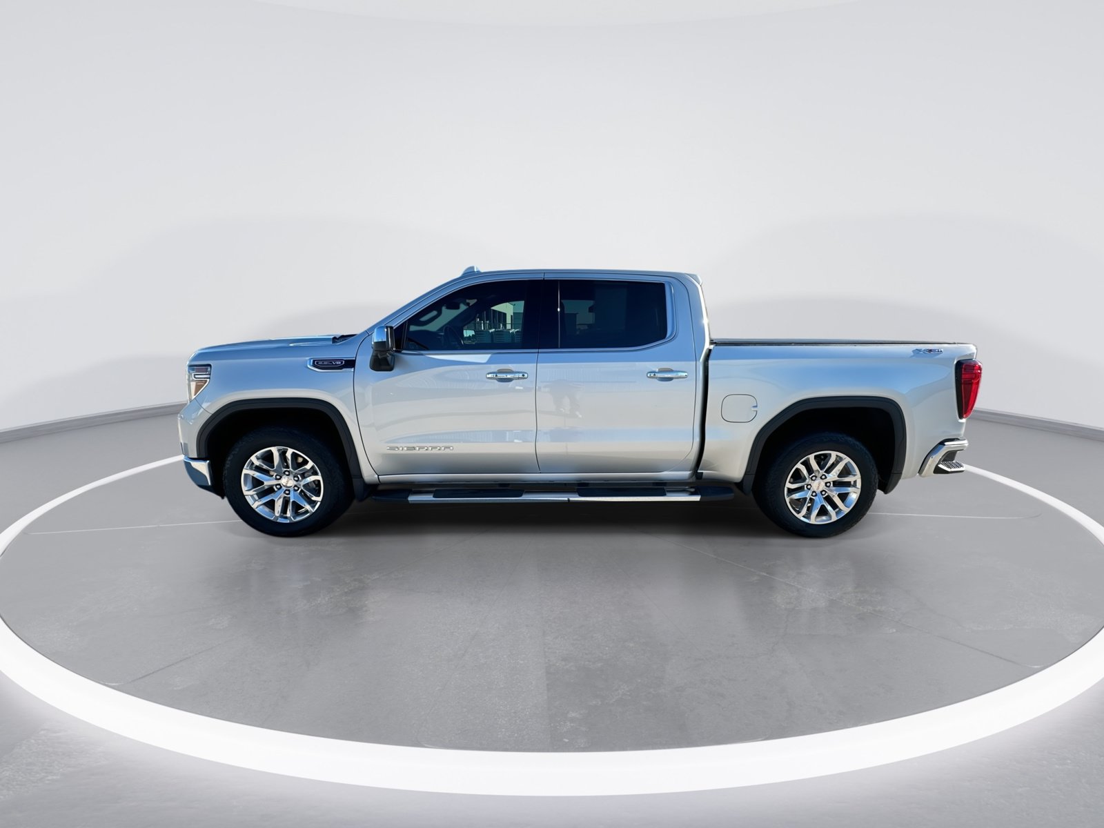Used 2020 GMC Sierra 1500 SLT w/ SLT Premium Plus Package AWD/4WD image 5